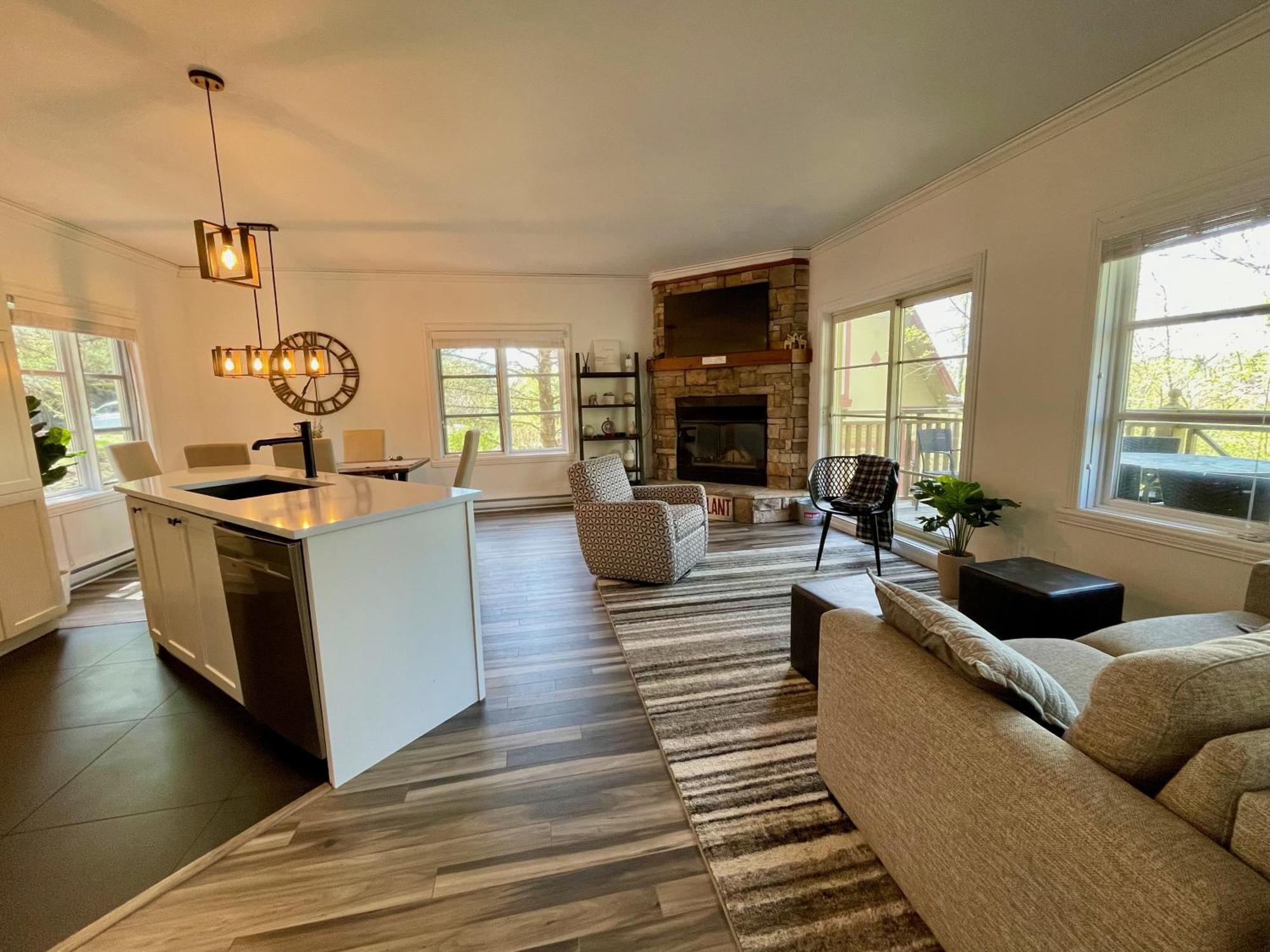 Le Plateau East By Tremblant Vacations Apartman Mont-Tremblant Kültér fotó